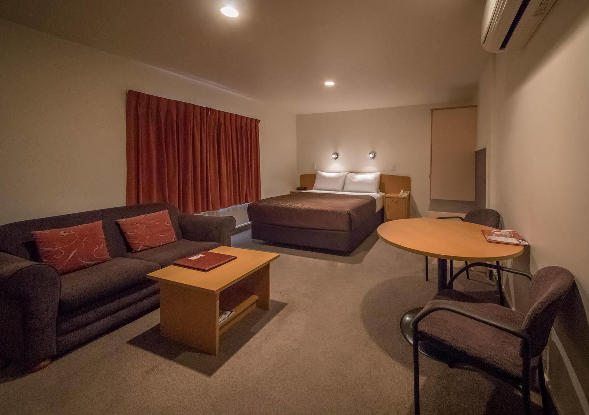 Siena Motor Lodge Whanganui Bagian luar foto